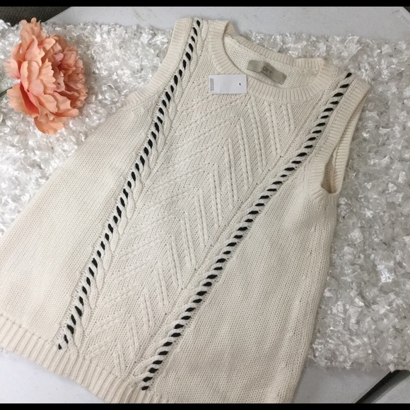 LOFT Tops - LOFT Super Cute Sweater Vest Size XS